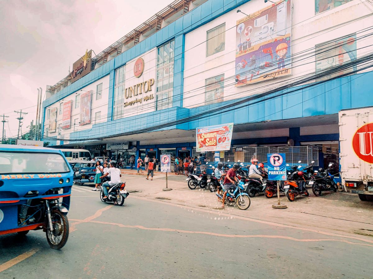 A Puerta Princesa shopping mall.